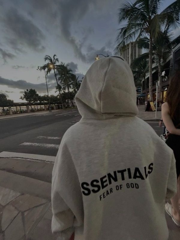 How to Style an Essentials Hoodie for a Clean, Modern Look in USA