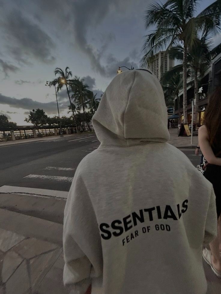 How to Style an Essentials Hoodie for a Clean, Modern Look in USA